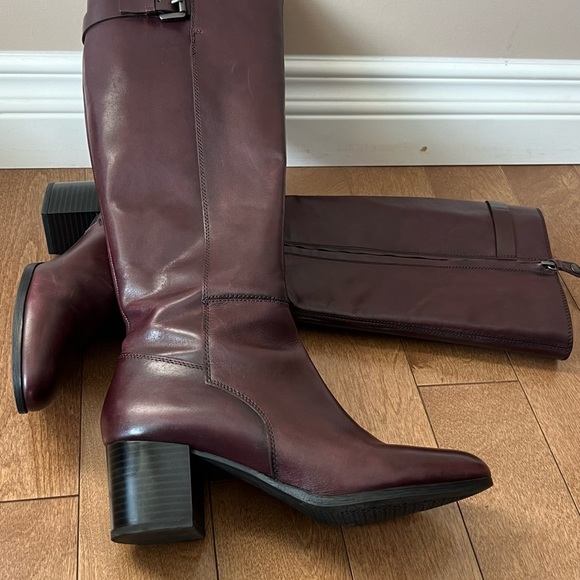 GEOX genuine leather boots in Burgundy. - Picture 12 of 16